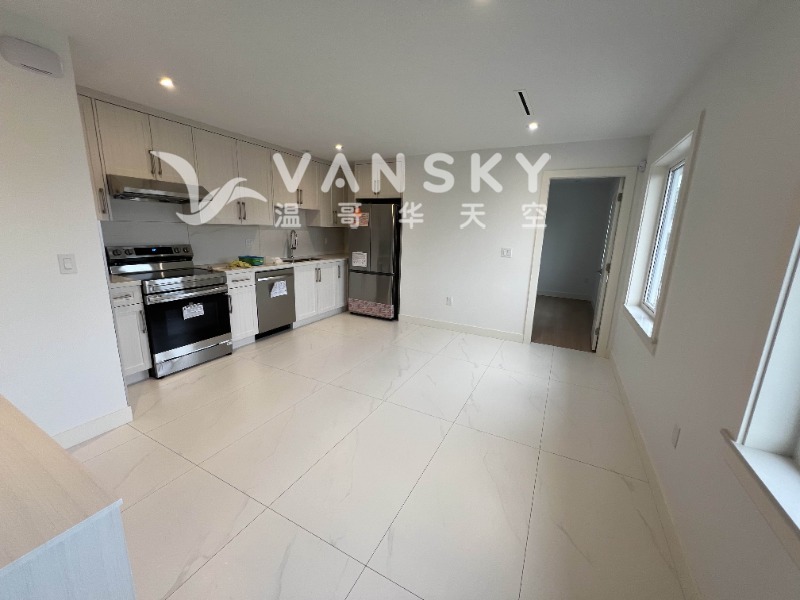 250618171351_2Kitchen  Living Room.jpg